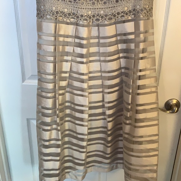 TAHARI PARTY DRESS - Picture 4 of 10